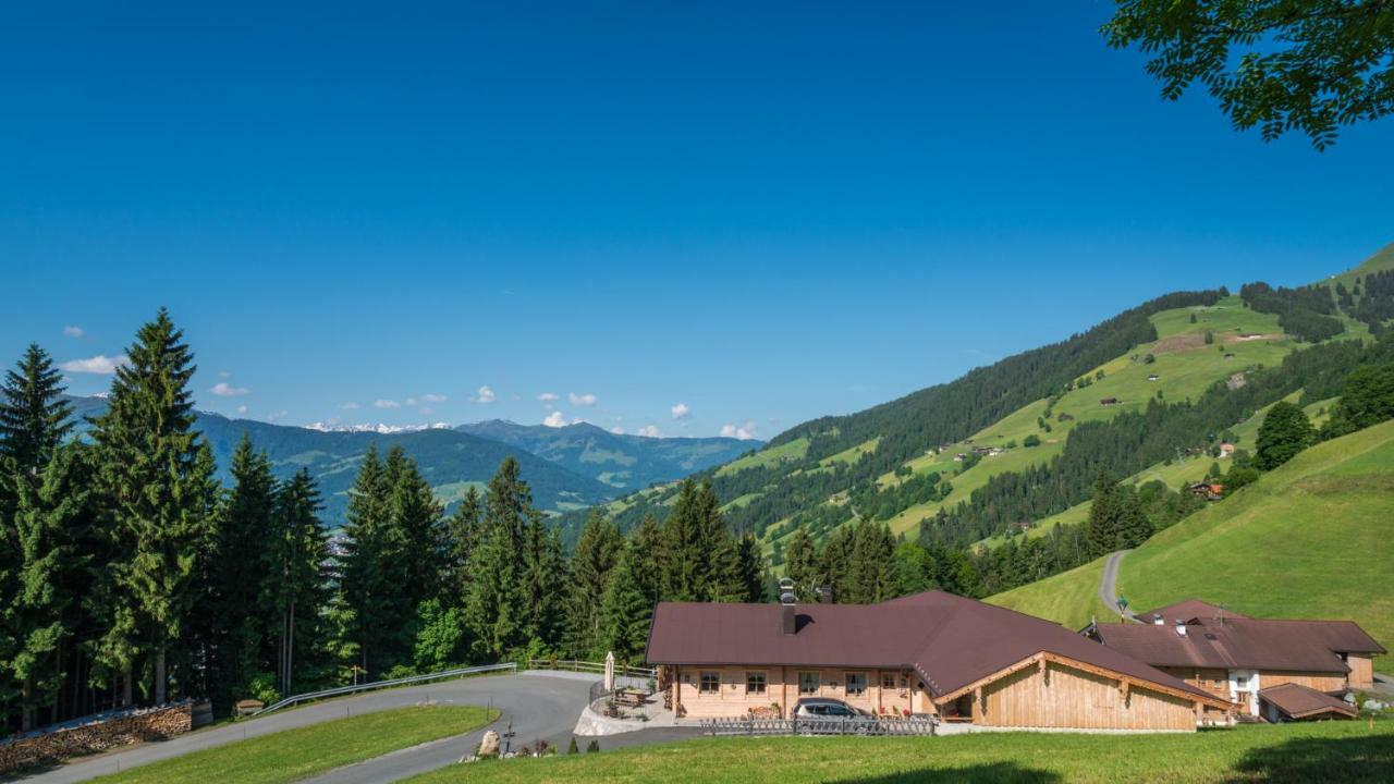 Bergpension-Ebental Бриксен-им-Тале Екстериор снимка
